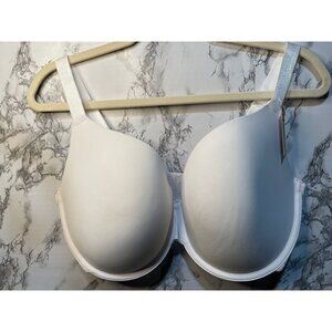 No Boundaries 38DDD T-Shirt Bra White With Adjustable Straps & Hook Closure